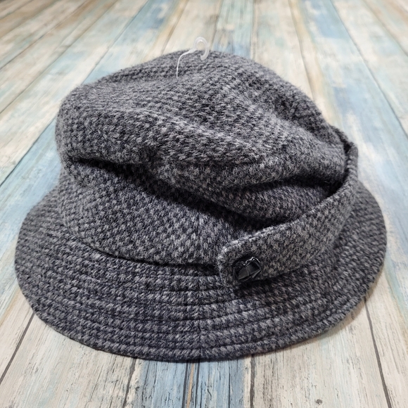 Ralph Lauren Bucket Hat. - Picture 4 of 13